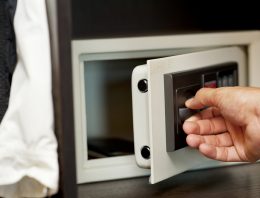 Hackers Pilfer Electronic Safes In Lightning Fast Heists
