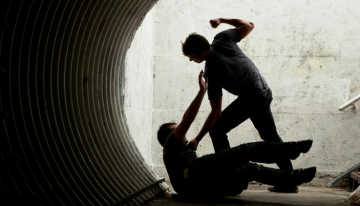 Win a Ground Fight With This Dirty Street-Fighting Move