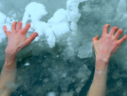 Two Tactics to Keep From Freezing to Death in Icy Conditions