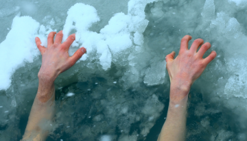 Two Tactics to Keep From Freezing to Death in Icy Conditions