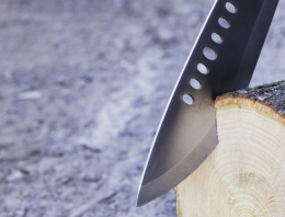 Top 10 Features of the Best Survival Machete for Preppers & Survivalists