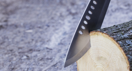 Top 10 Features of the Best Survival Machete for Preppers & Survivalists