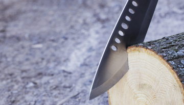 Top 10 Features of the Best Survival Machete for Preppers & Survivalists