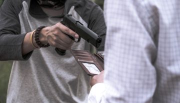 This Weird “Jedi Mind Trick” Is a Surefire Defense Against a Mugger