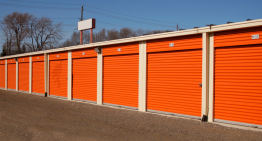 Pros and Cons of Using Storage Units for Survival