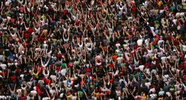 How to survive a panicked stampede