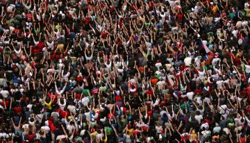 How to survive a panicked stampede