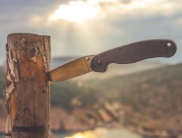 Knife Vs. Hatchet